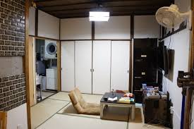 こちらが居間 畳の部屋には 古民家 リノベーション 畳部屋 畳