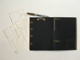 Bullet Journaling On Black Paper With White Gold Pens All About Planners Bullet Journal Bullet Journal Minimalist Gold Pen