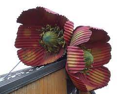 There are 6427 metal garden flower for sale on etsy, and they cost nz$37.78 on average. Corrugated Iron Flowers In Tirau Corrugated Metal Metal Yard Art Metal Art