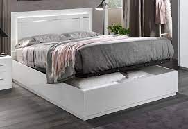 Un lit pour une chambre adulte tendance. Lit Avec Coffre De Rangement Star Laque Blanc