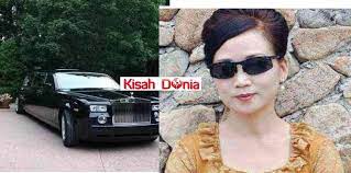 Punca kejadian adalah berkaitan cara pemanduan kenderaan. Wanita Kaya Ini Tawarkan Kerja Kosong Sebagai Pemandu Dengan Gaji Rm35 Ribu Sebulan Lepas Baca Syarat Kerja Ramai Pula Cabut Lari Kisah Dunia