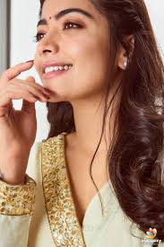 Rashmika Mandanna Photos Kannada Actress Photos Images Gallery Stills And Clips Indiaglitz Com Her next release is mahesh babu starrer sarileru latest updates. rashmika mandanna photos kannada
