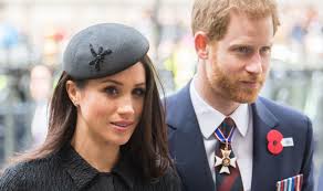 All 600 guests will attend a lunchtime reception at st george's hall, which is being given by her majesty the queen. Royal Wedding Meghan Markle And Prince Harry Shirk Tradition With Standing Reception Royal News Express Co Uk