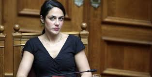 Ο απόστολος δοξιάδης έσπευσε να αποκαταστήσει την αλήθεια για όσα πραγματικά είπε η δόμνα μιχαηλίδου το 2018 σχετικά με τους αγωνιστές του αντιδικτατορικού αγώνα, μετά την επίθεση που δέχτηκε η νέα υφυπουργός εργασίας από στελέχη του συριζα. 4g Nmtttqeuqym