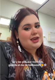 Larissa Castillo🍒✨ (@larissacastillo)