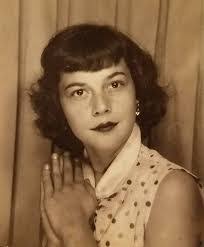 Tessa Elliott's Instagram, Twitter & Facebook