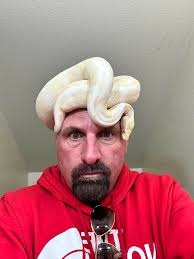 I guess Spook Snek wants something good to drink... 😂