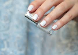 Le vernis à ongles est un produit cosmétique destiné à embellir, à protéger l'ongle ou à en masquer certains défauts. Dior Et Ses Jolis Vernis Ete 2017 Kleo Beaute