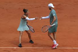 Errani/ Vavassori rally to defend Roland Garros mixed doubles title