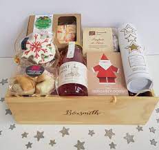 Wonderful Christmas Hampers Ideas Some Events Christmas Hamper Christmas Gift Hampers Diy Christmas Hampers
