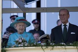 Regina a venit în vizită la coram, cea mai veche fundație pentru copii din marea britanie, aflată sub patronajul coroanei din 1739. Povestea De Iubire NeÈ™tiutÄƒ Dintre Regina Elisabeta A Ii A È™i PrinÈ›ul Philip