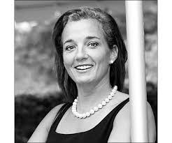 Robyn Holloway's Instagram, Twitter & Facebook