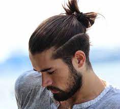 Coupe de cheveux homme court cote et long dessus tendances et conseils 2020 cheveux homme 2017 cheveux homme coupe cheveux homme. 1001 Idees Coupe De Cheveux En Arriere Homme Le Retro D Aujourd Hui