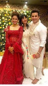 Keeping up the trend, yuvika chaudhary and prince narula are all set to tie knot on friday! Pin By Shubhi On Indian Wedding Engagement Dress For Bride Bridal Lehenga Red Indian Bridal Outfits