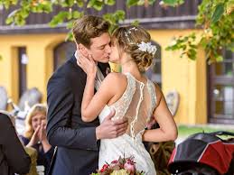 Tempesta D Amore Tempesta D Amore Jessica E Henry Si Sposano Flower Girl Dresses Wedding Dresses Wedding