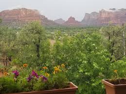 Propone anche una piscina all'aperto riscaldata. Village Of Oak Creek Holiday Rentals Homes Arizona United States Airbnb