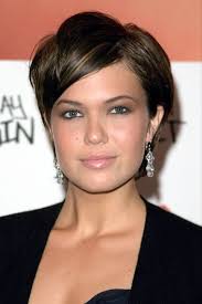 25 Best Hairstyles For Round Faces In 2020 Easy Haircut Ideas For Round Face Shape