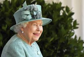 Aqui ela aparece junto ao príncipe philip em frente à catedral de saint paul. Rainha Elizabeth Ii Comemora Aniversario Quase 2 Meses Apos Data Noticias R7 Internacional