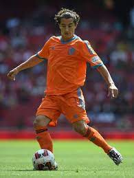 Jocelyn angloma desvela algunas curiosidades de la histórica liga de campeones de la temporada 1999/00. Andres Guardado Of Valencia Cf In The Emirates Cup Futbol Internacional Andres Guardado Orgullo Mexicano