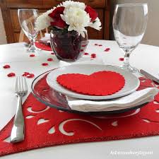 Adxco 6 pieces valentine's day placemats table mats plastic valentine's day placemats heart placemats table mats for valentine's day dining table decoration. A Quick And Easy Way To Decorate A Table For Valentine S Day An Extraordinary Day