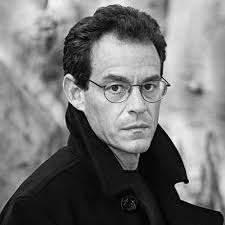 Bisedë me Daniel Silva : Botimet Living