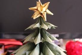 Vettoriale origami realistico natale insieme santa cervi albero di natale fiocchi di neve e cosi illustrazione di vettore isolato su bianco image 53378573. Decora Il Tuo Albero Di Natale Con Gli Origami Maxxi