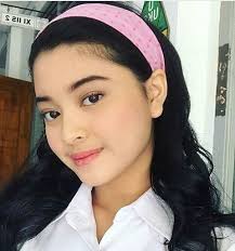 At a bandung high school, charming and rebellious dilan vies for the affections of shy new student milea. Dilan The Movie Home Facebook