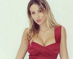 Sabrina ghio pictures and photos. Sabrina Ghio Biografia Eta Altezza Figli E Vita Privata Spettegolando