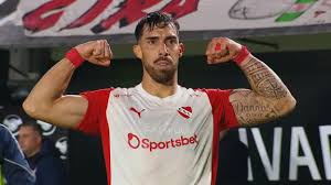 ¡Apareció el goleador! Ávalos anticipó a la defensa de Estudiantes y marcó su gol para Independiente