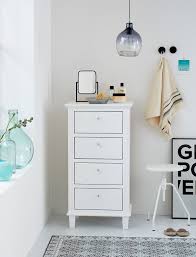 Dezenter Landhausstil Die Badkommode Weiss Mit 4 Schubladen Hat Eine Perfekte Grosse Fur Kleine Raume Mit Einer Hohe Von Bad Kommode Auto Mobel Wohn Esszimmer