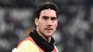 Gejolak di Lini Depan AC Milan, Dusan Vlahovic Mau Turunkan Gaji dan Pindah  ke Milan, Santiago Gimenez Malah Akan Pergi ke AS Roma?