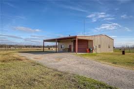We bring you another barndominium tour. Far From A Boring Barn These 9 Texas Barndominiums Offer Stylish Digs Summit And Eagle County Real Estate The Smits Team