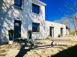 Mirepoix Proche Centre Maison D Architecte De Type 6 Avec Piscine Et Grand Terrain En 2020 Architecte Piscine Bien Immobilier