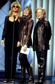 tbt Goldie Hawn, Diane Keaton and Bette Midler at rehearsal for the 1997  Academy Awards. The “First Wives Club” trio presented Best Original Song.