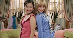 London is good friends with maddie, bailey, zack, cody, marcus, woody, maya, corrie, francesca, chelsea, max, mary margaret and tiffany. Suite Life Of Zack And Cody The Worst Things London Did To Maddie Maddie Did To London