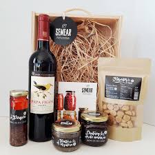 Jun 28, 2021 · um dia depois da missa de sétimo dia de laíla, a família do diretor de. Compra Solidaria Alimentos E Bebidas Cabaz Presente Dia Do Pai 2021