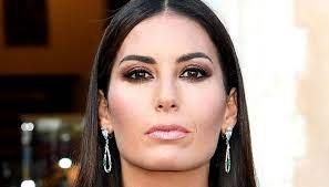 Model elisabetta gregoraci's showing off her ridiculously hard body on a greek beach, while her italian business mogul husband is showing off. Elisabetta Gregoraci Confesses To Flavio Briatore And Explains What She Thinks