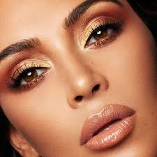 Kim Kardashian Shines In Kkw Beauty Campaign Kim Kardashian Makeup Kardashian Makeup Kkw Beauty