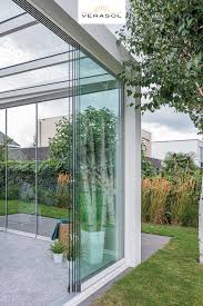 Weisse Design Uberdachung Am Haus Mit Glaseindeckung Highline Cube Uberdachung Hutten Design Uberdachung Terrasse Terrassenuberdachung
