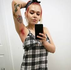 Reddit has some pretty strong opinions. Woman Takes Januhairy Trend Even Further By Dyeing Armpit Hair Pink Daily Mail Online