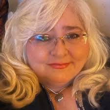 Help me i can't decide please...