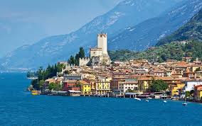 Lake garda, is the largest lake in italy, and is located between the regions of lombardy, veneto and trentino alto adige. 12 Top Rated Tourist Attractions Around Lake Garda Planetware