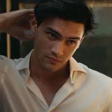 Meilleur personnage de chat IA Nick Leister -London : Explorez les profils  et les commentaires des utilisateurs