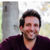 Steve Naraine's Instagram, Twitter & Facebook