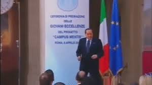 Berlusconi gif divertenti / berlusconi promette di restituire per le elezioni vignetta. Berlusconi Best Moments On Make A Gif