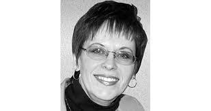 Elinor Dillon's Instagram, Twitter & Facebook