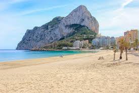 Strandhotels sorgen mit direktem meerblick und unmittelbarem zugang zum strand für die richtigen voraussetzungen. Die 7 Schonsten Strande In Calpe Placesofjuma