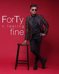 Menggunakan elemen 'country pop' dan rock dengan turut disertai petikan gitar solo dimainkan sendiri oleh faizal. Faizal Tahir On Twitter Forty Alhamdulillah Thank You For All Your Wishes N Prayers