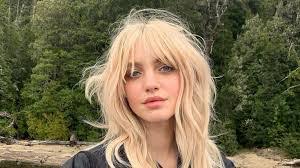 Kelli Usher's Instagram, Twitter & Facebook