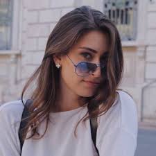 Caitlin (@caitlinedennis)